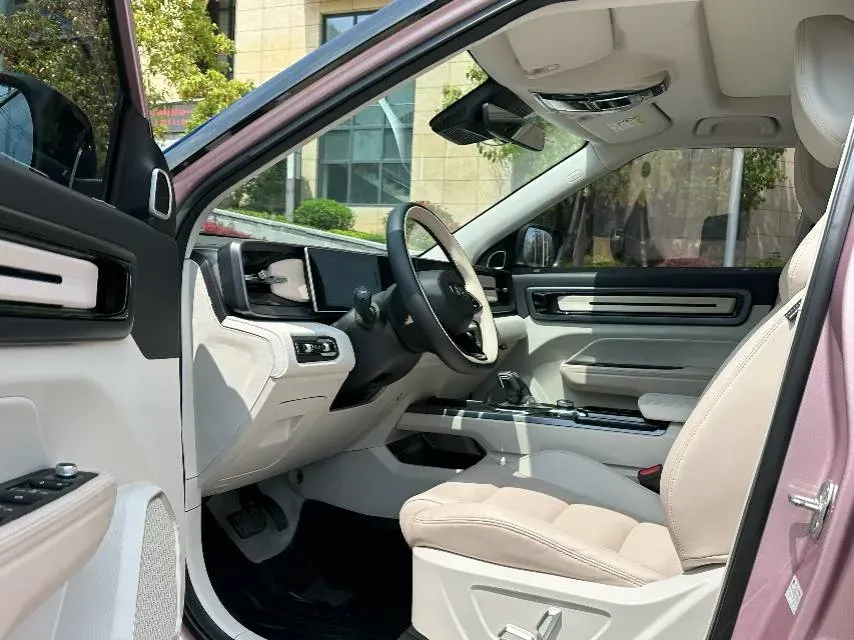 2023 Geely ICON 1.5T 181HP L4 7DCT,autocango,china used car exporter,china ev exporter,chinese used car exporter,chinese used ev exporter