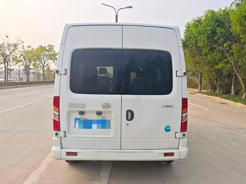 2021 MAXUS XinTu V80 2.0T 139HP L4 6MT,autocango,china used car exporter,china ev exporter,chinese used car exporter,chinese used ev exporter