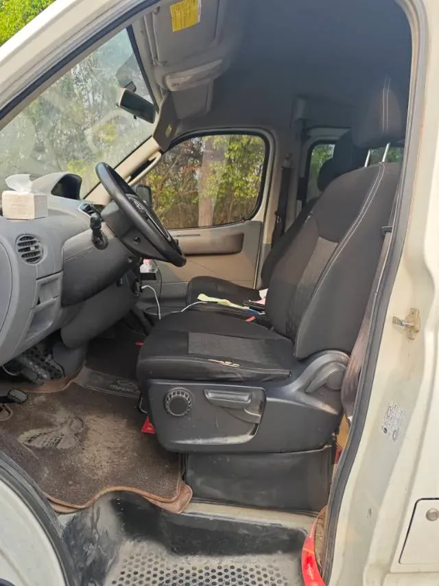 2021 MAXUS XinTu V80 2.0T 139HP L4 6MT,autocango,china used car exporter,china ev exporter,chinese used car exporter,chinese used ev exporter