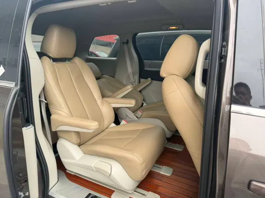 2023 Buick GL8 2.0T 237HP L4 9AT,autocango,china used car exporter,china ev exporter,chinese used car exporter,chinese used ev exporter