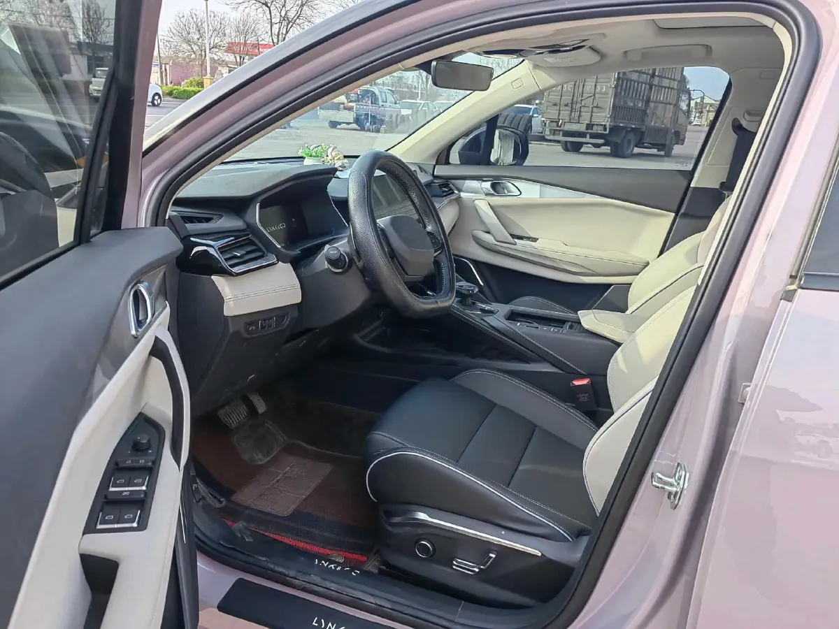 2023 LYNK&CO 06 1.5T 181HP L4 7DCT,autocango,china used car exporter,china ev exporter,chinese used car exporter,chinese used ev exporter