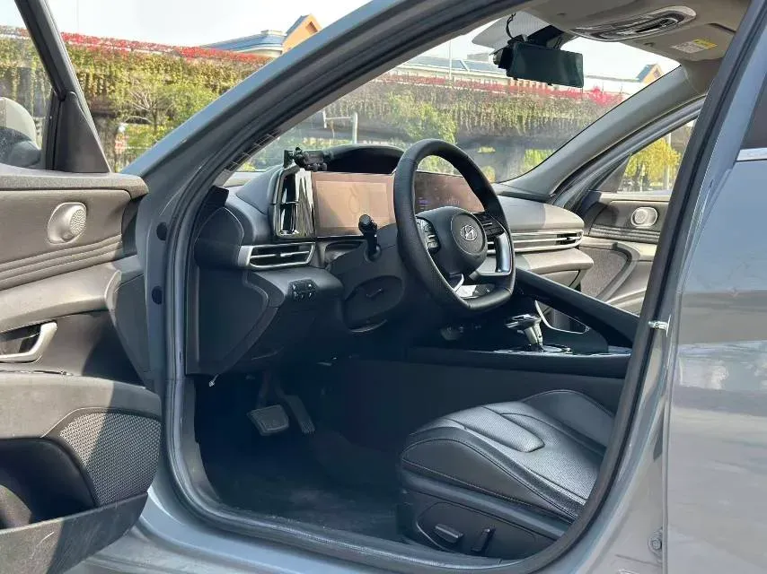 2021 Hyundai Elantra 1.5L 115HP L4 CVT,autocango,china used car exporter,china ev exporter,chinese used car exporter,chinese used ev exporter