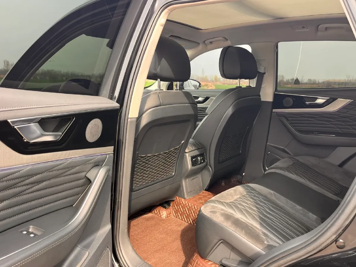 2022 HongQi HS5 2.0T 224HP L4 6AT,autocango,china used car exporter,china ev exporter,chinese used car exporter,chinese used ev exporter