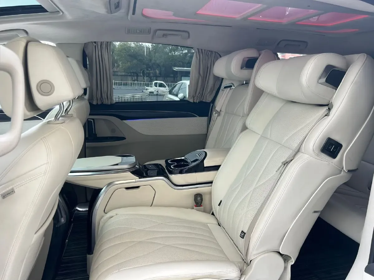 2023 Buick GL8 2.0T 237HP L4 9AT,autocango,china used car exporter,china ev exporter,chinese used car exporter,chinese used ev exporter