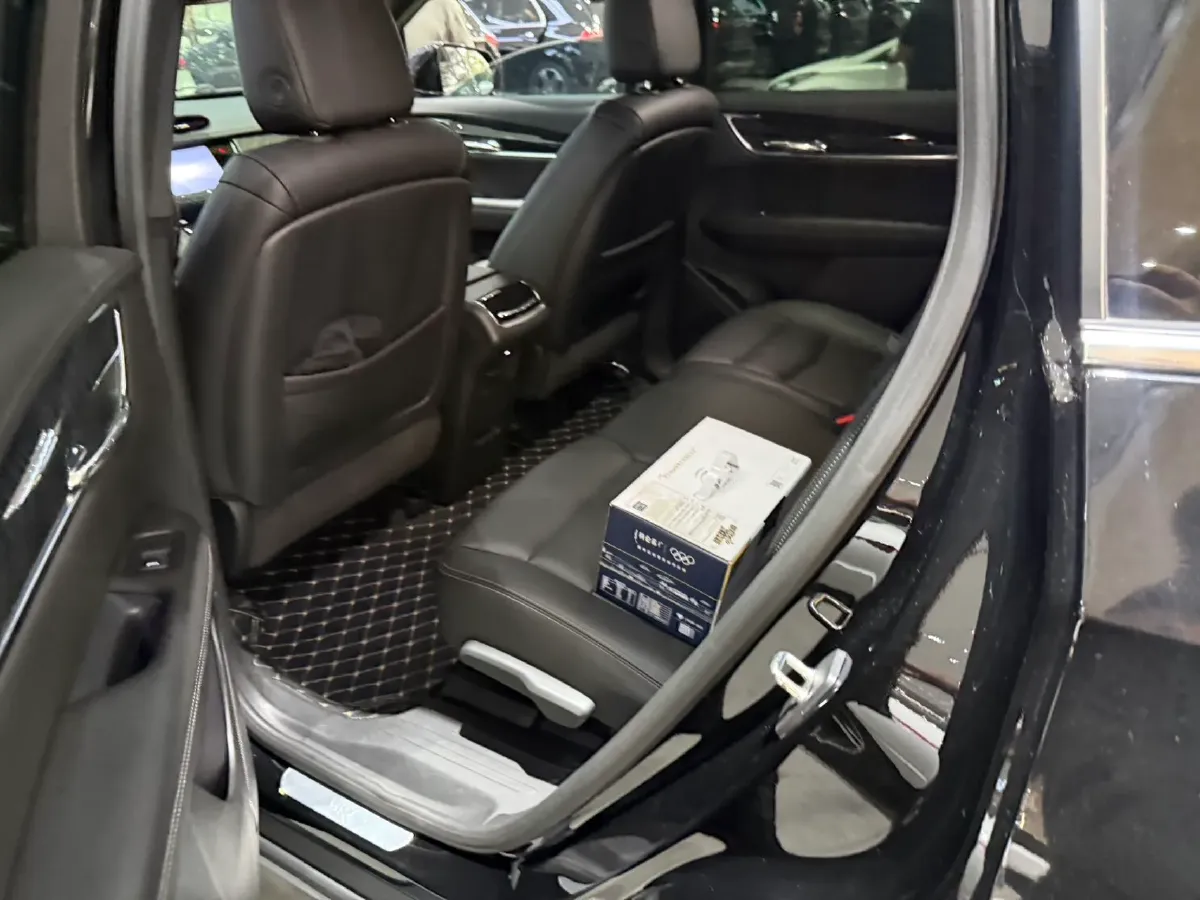 2021 Cadillac XT6 2.0T 237HP L4 9AT,autocango,china used car exporter,china ev exporter,chinese used car exporter,chinese used ev exporter