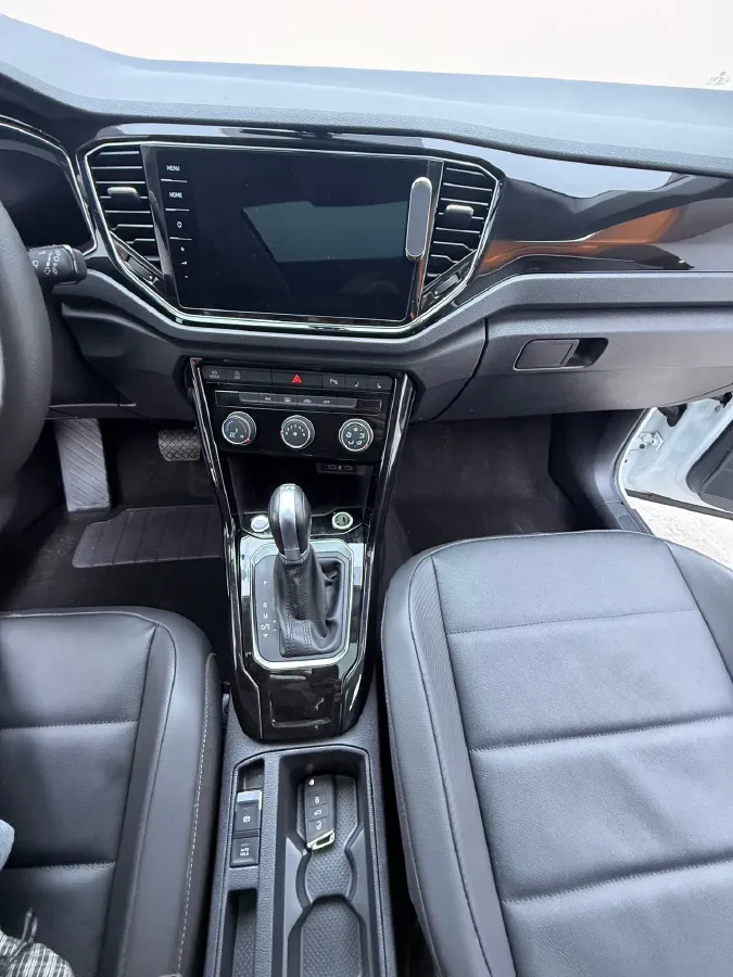 2021 Volkswagen T-Roc 1.4T 150HP L4 7DCT,autocango,china used car exporter,china ev exporter,chinese used car exporter,chinese used ev exporter