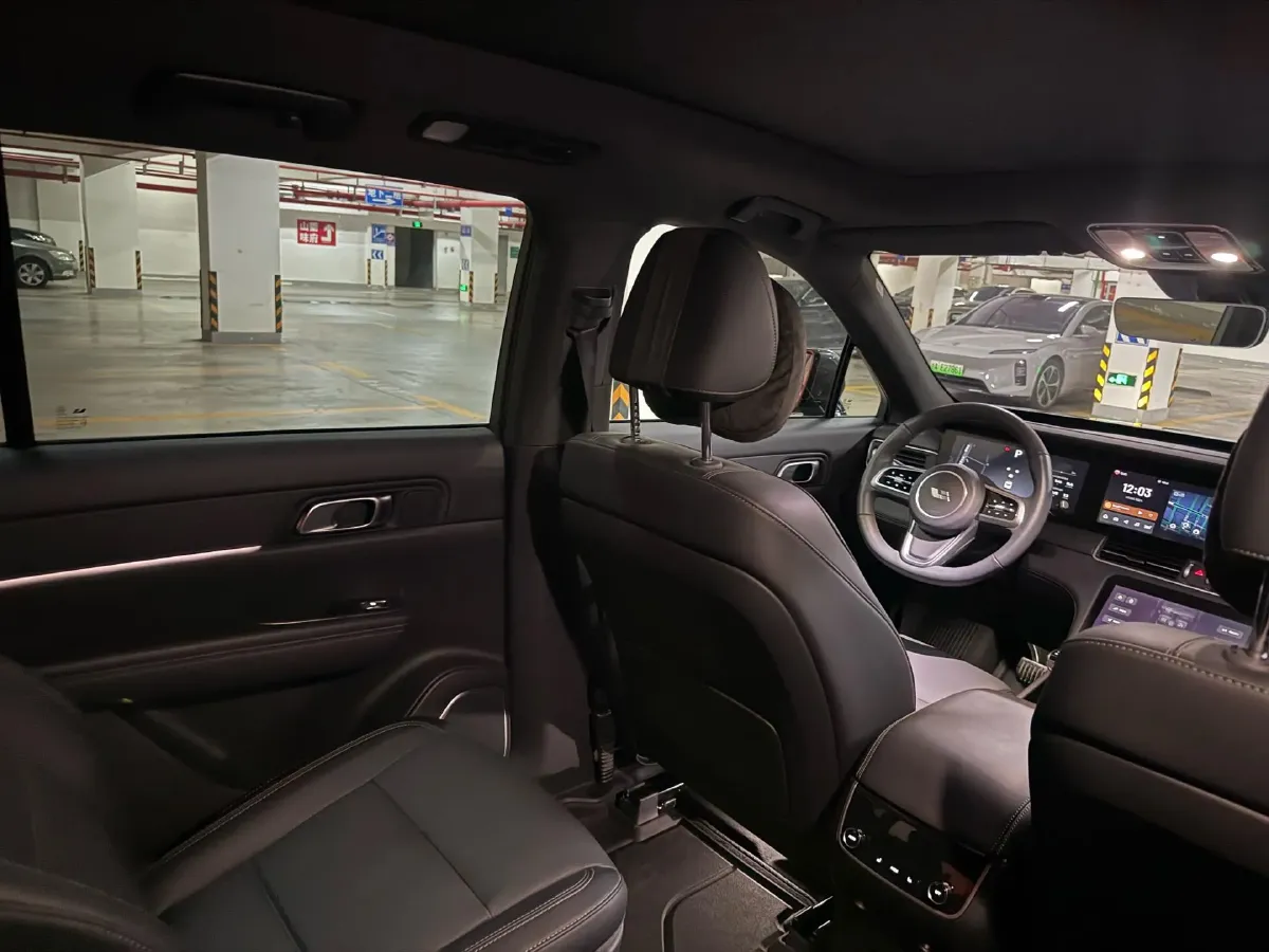 2021 Li ONE Range Extended 131HP REEV 40.5KWH,autocango,china used car exporter,china ev exporter,chinese used car exporter,chinese used ev exporter