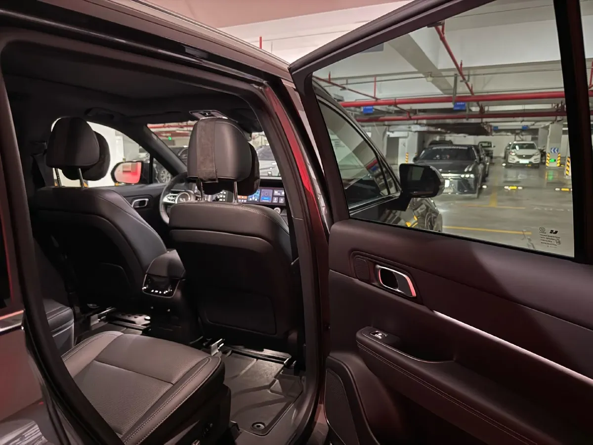 2021 Li ONE Range Extended 131HP REEV 40.5KWH,autocango,china used car exporter,china ev exporter,chinese used car exporter,chinese used ev exporter