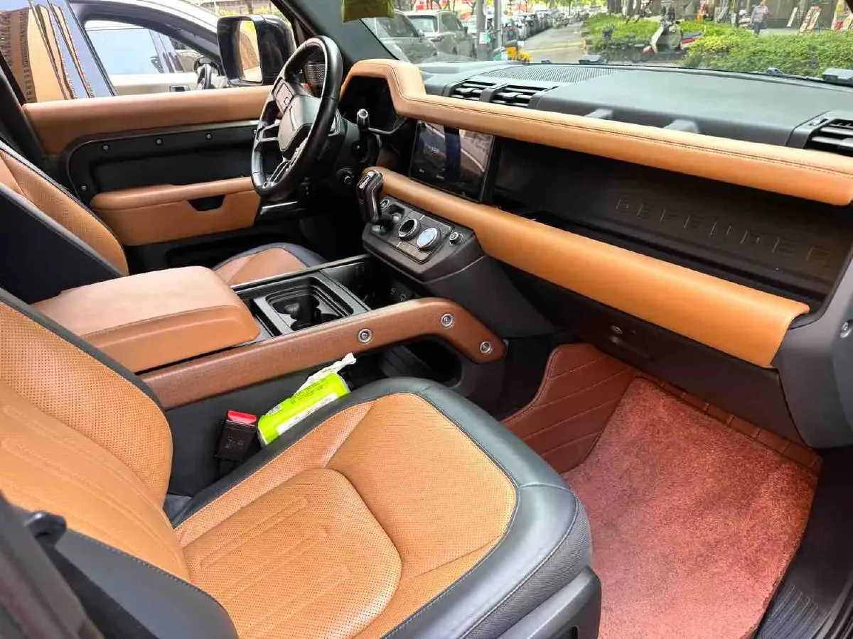 2021 Land Rover Defender 3.0T 400HP L6 8AT,autocango,china used car exporter,china ev exporter,chinese used car exporter,chinese used ev exporter