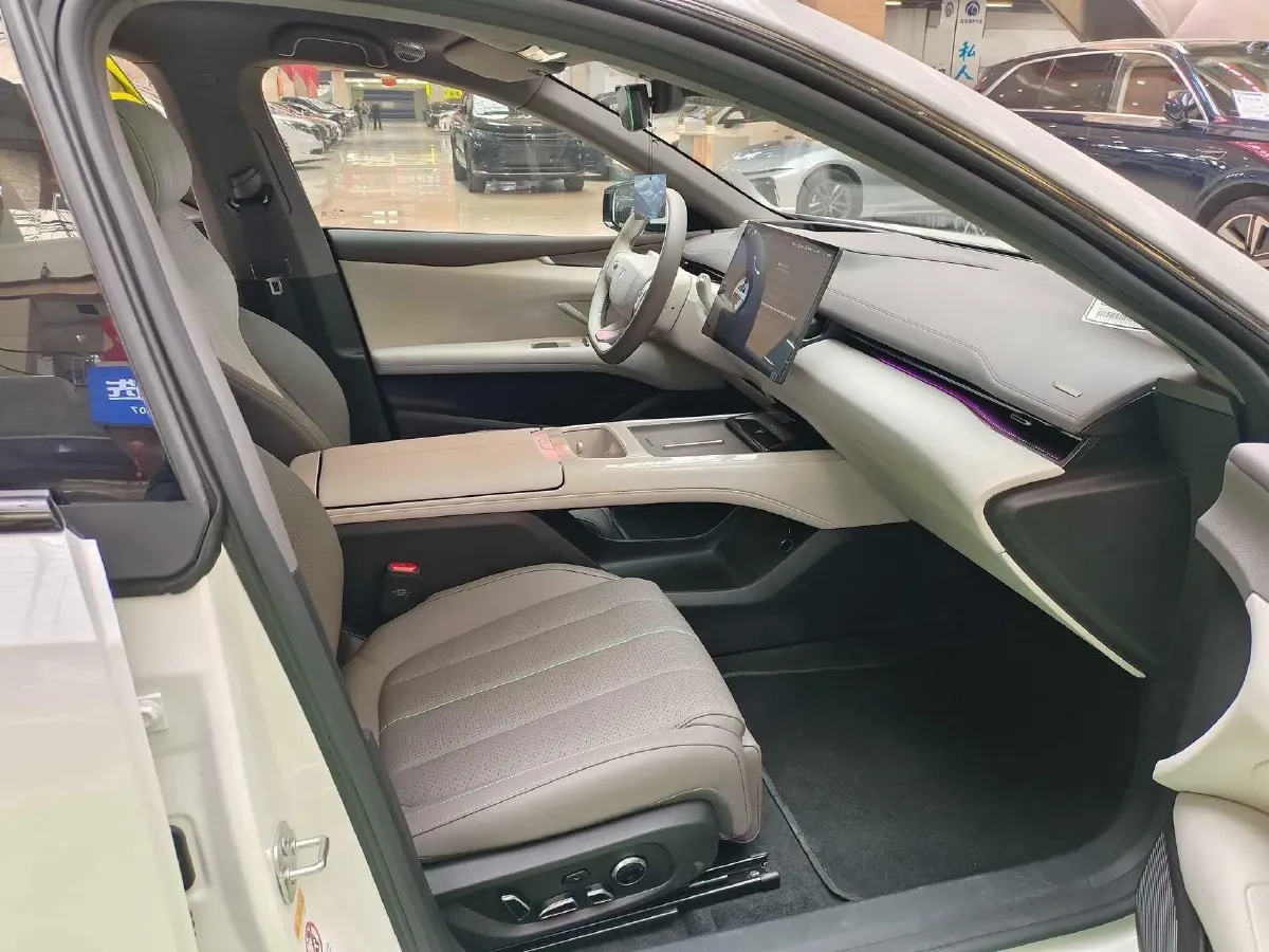 2026 Deepal L07 1.5L 98HP L4 REEV,autocango,china used car exporter,china ev exporter,chinese used car exporter,chinese used ev exporter