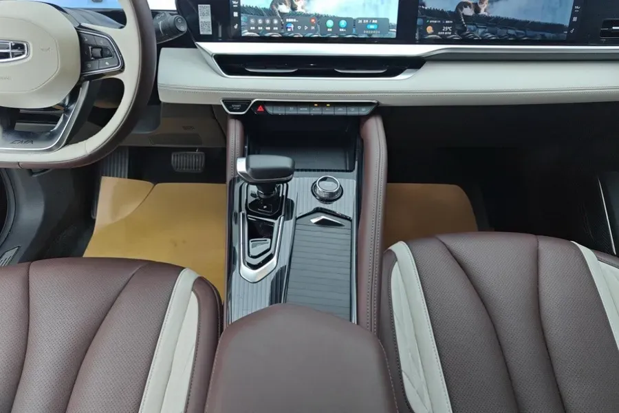 2021 Geely Monjaro 2.0T 218HP L4 7DCT,autocango,china used car exporter,china ev exporter,chinese used car exporter,chinese used ev exporter