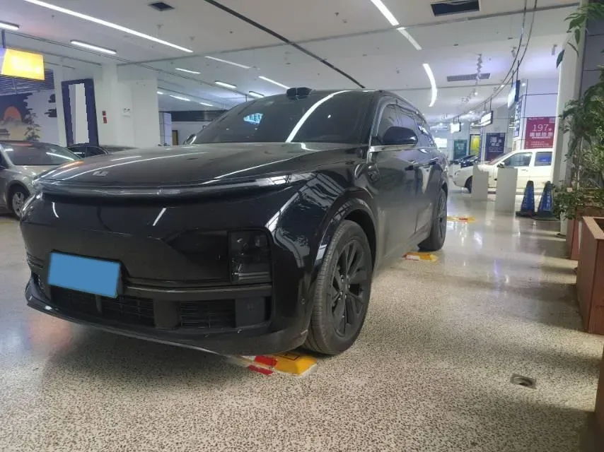 2023 Li L8 Range Extended 154HP REEV 40.9KWH,autocango,china used car exporter,china ev exporter,chinese used car exporter,chinese used ev exporter