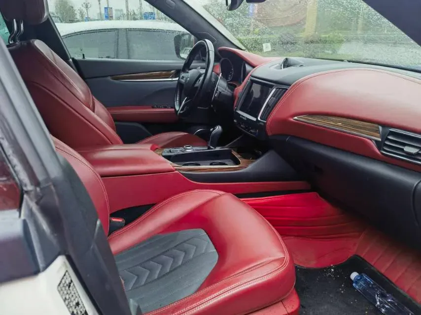 2018 Maserati Levante 3.0T 350HP V6 8AT,autocango,china used car exporter,china ev exporter,chinese used car exporter,chinese used ev exporter