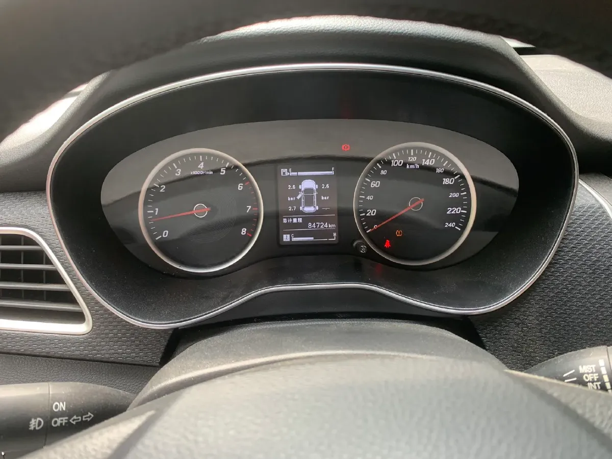 2019 BaoJun 730 1.5L 105HP L4 6MT,autocango,china used car exporter,china ev exporter,chinese used car exporter,chinese used ev exporter