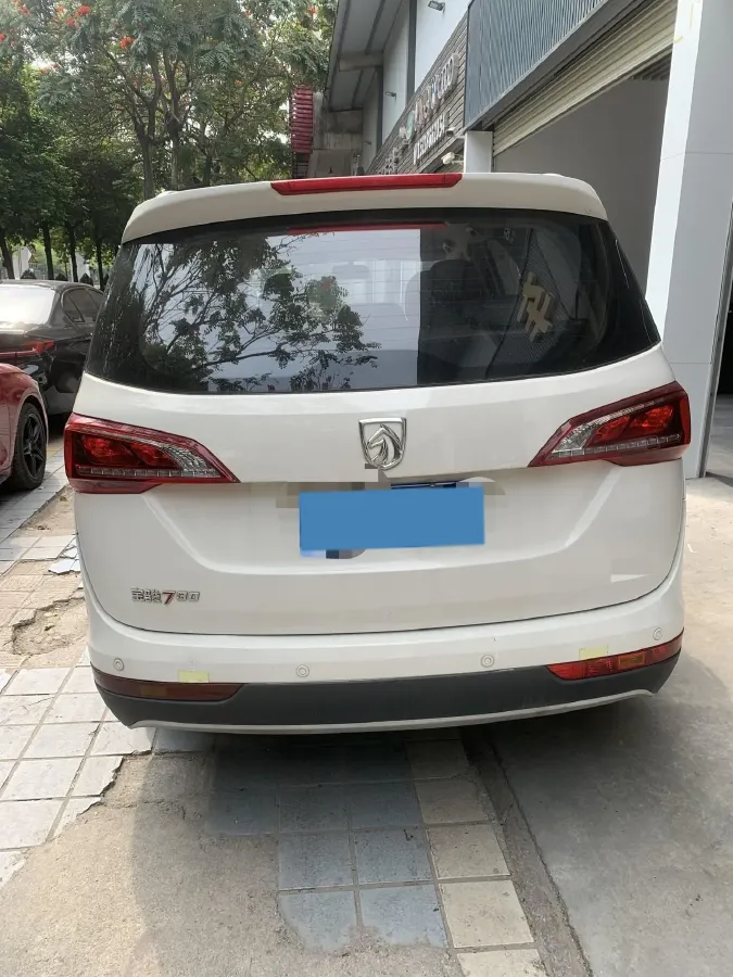 2019 BaoJun 730 1.5L 105HP L4 6MT,autocango,china used car exporter,china ev exporter,chinese used car exporter,chinese used ev exporter