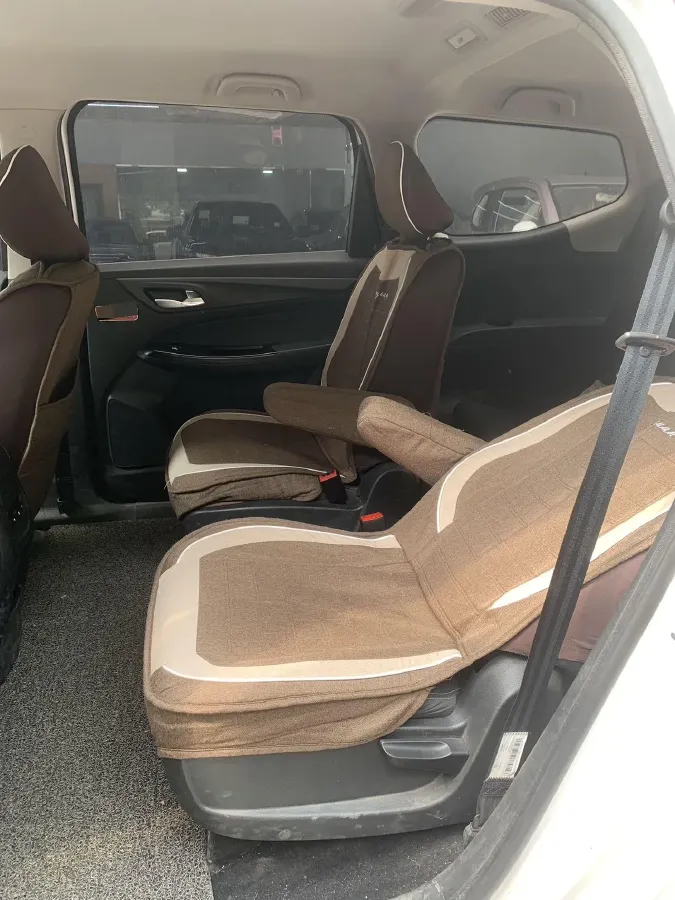 2019 BaoJun 730 1.5L 105HP L4 6MT,autocango,china used car exporter,china ev exporter,chinese used car exporter,chinese used ev exporter