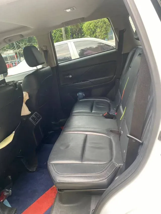 2019 Mitsubishi Outlander 2.4L 192HP L4 CVT,autocango,china used car exporter,china ev exporter,chinese used car exporter,chinese used ev exporter