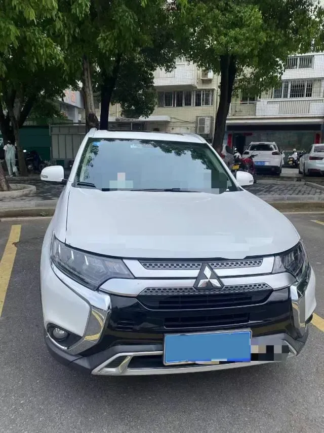 2019 Mitsubishi Outlander 2.4L 192HP L4 CVT,autocango,china used car exporter,china ev exporter,chinese used car exporter,chinese used ev exporter