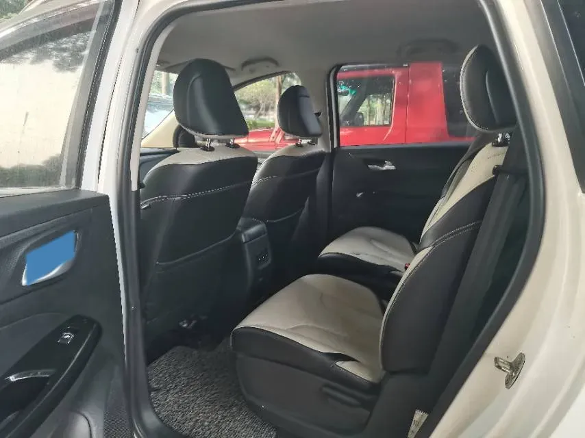 2021 BaoJun 730 1.5T 147HP L4 CVT,autocango,china used car exporter,china ev exporter,chinese used car exporter,chinese used ev exporter