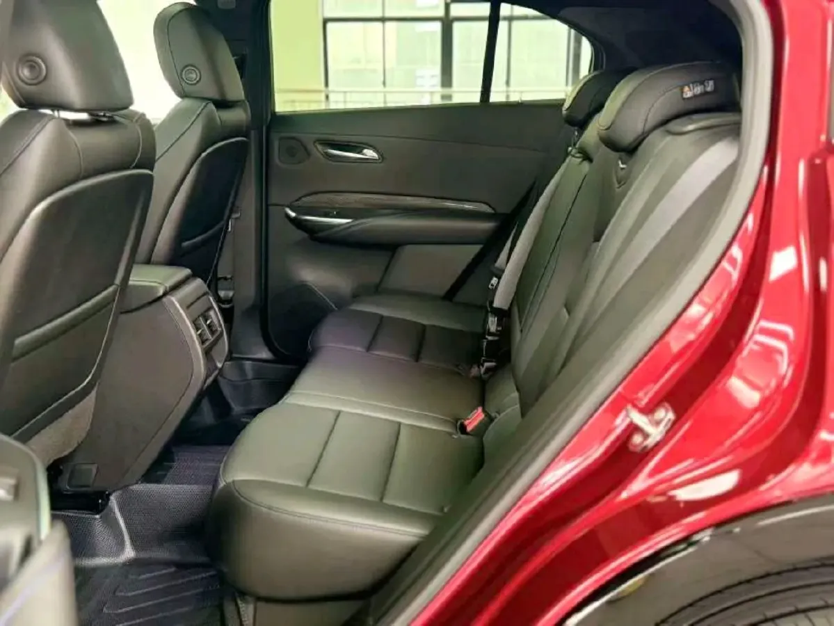 2024 Cadillac XT4 2.0T 237HP L4 9AT,autocango,china used car exporter,china ev exporter,chinese used car exporter,chinese used ev exporter