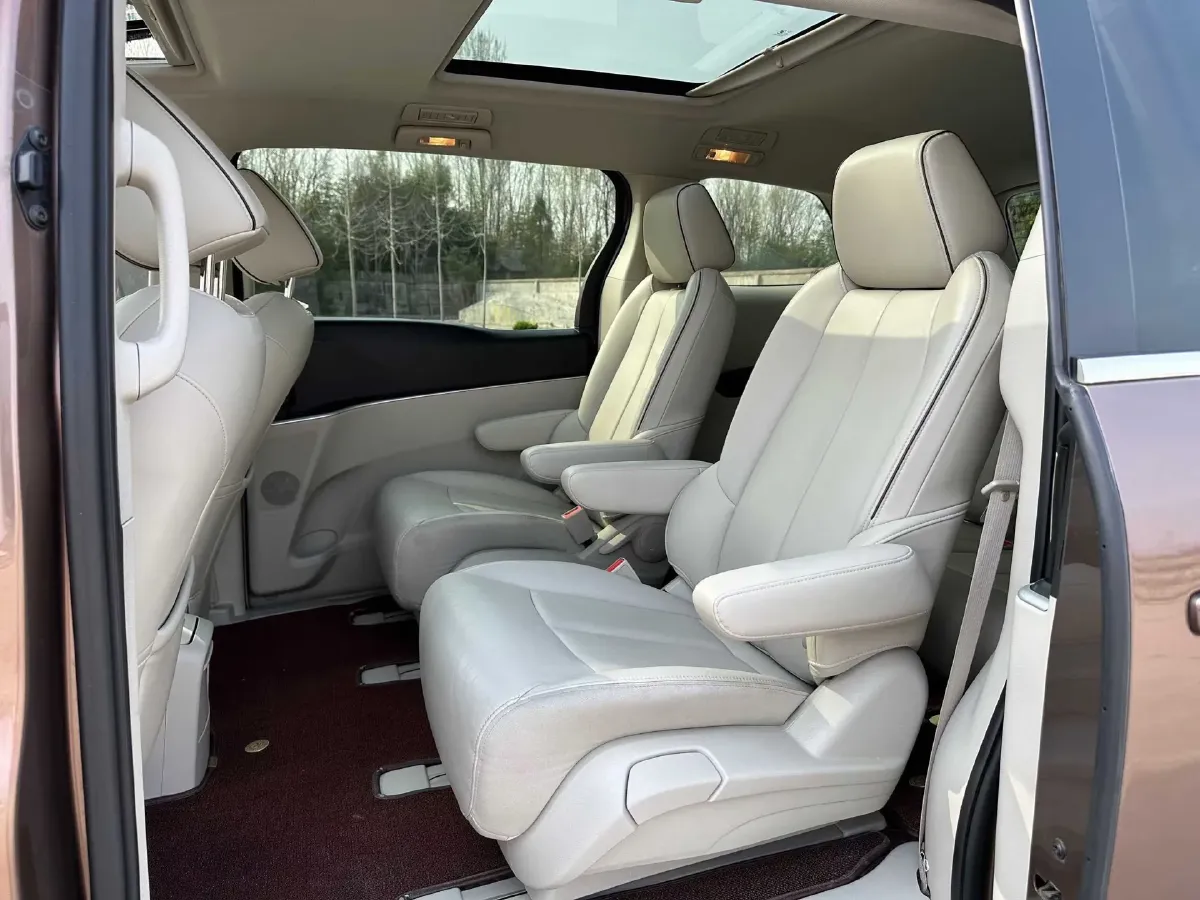 2021 Buick GL8 2.0T 237HP L4 9AT,autocango,china used car exporter,china ev exporter,chinese used car exporter,chinese used ev exporter