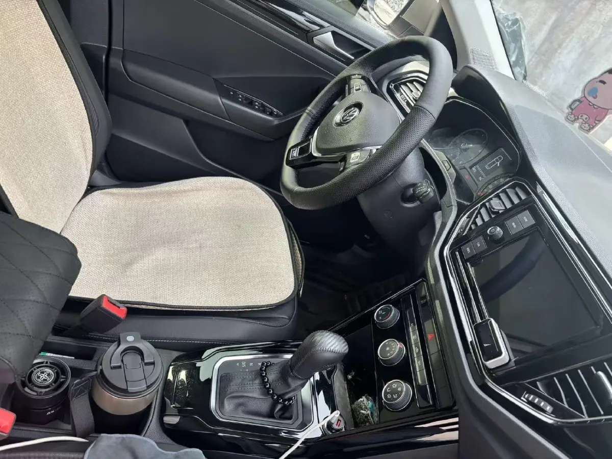 2019 Volkswagen T-Roc 1.4T 150HP L4 7DCT,autocango,china used car exporter,china ev exporter,chinese used car exporter,chinese used ev exporter