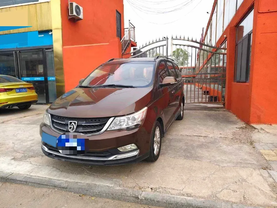 2016 BaoJun 560 1.5T 150HP L4 6MT,autocango,china used car exporter,china ev exporter,chinese used car exporter,chinese used ev exporter