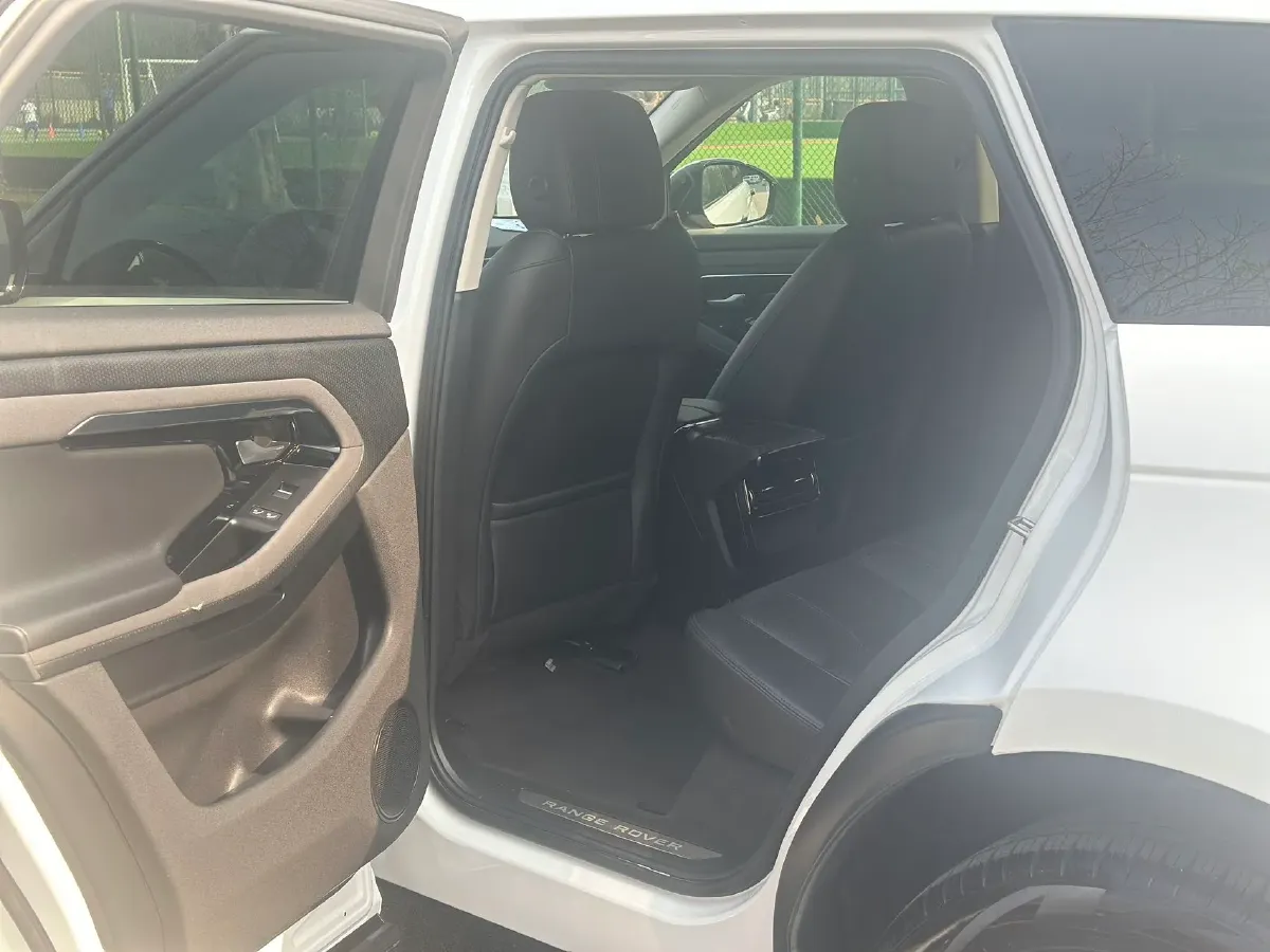 2023 Land Rover Range Rover Evoque 2.0T 200HP L4 9AT,autocango,china used car exporter,china ev exporter,chinese used car exporter,chinese used ev exporter