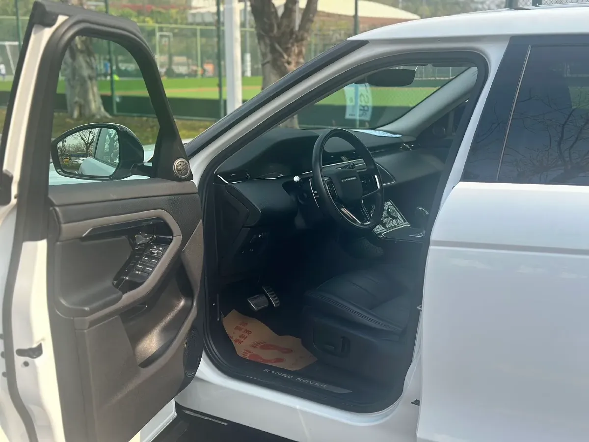 2023 Land Rover Range Rover Evoque 2.0T 200HP L4 9AT,autocango,china used car exporter,china ev exporter,chinese used car exporter,chinese used ev exporter