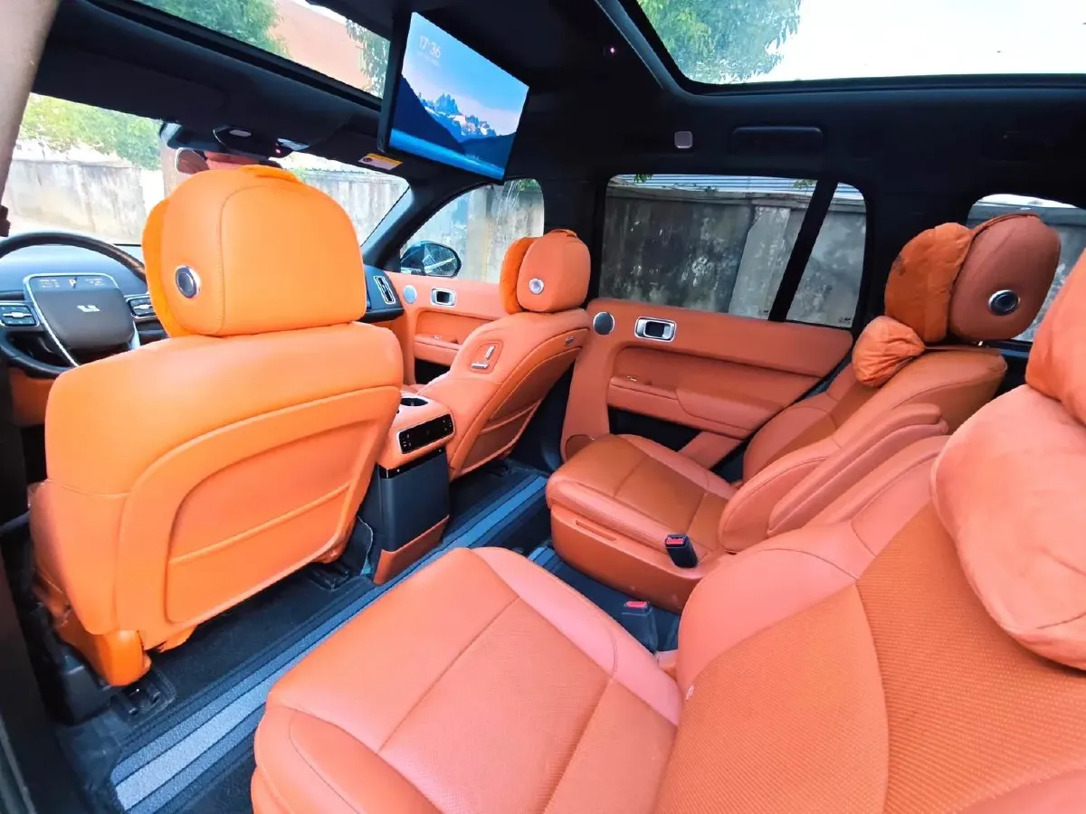 2024 Ford Bronco 2.3T 275HP L4 10AT,autocango,china used car exporter,china ev exporter,chinese used car exporter,chinese used ev exporter