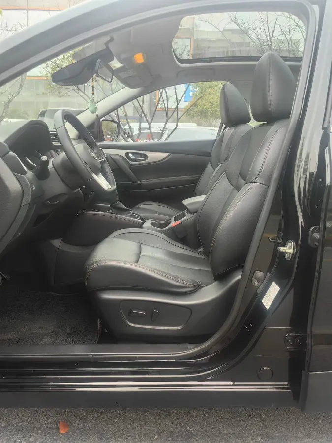 2021 Nissan Qashqai 2.0L 151HP L4 CVT,autocango,china used car exporter,china ev exporter,chinese used car exporter,chinese used ev exporter