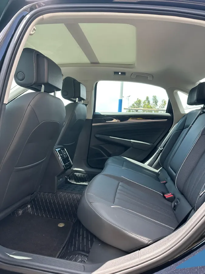 2024 Volkswagen Passat 2.0T 220HP L4 7DCT,autocango,china used car exporter,china ev exporter,chinese used car exporter,chinese used ev exporter