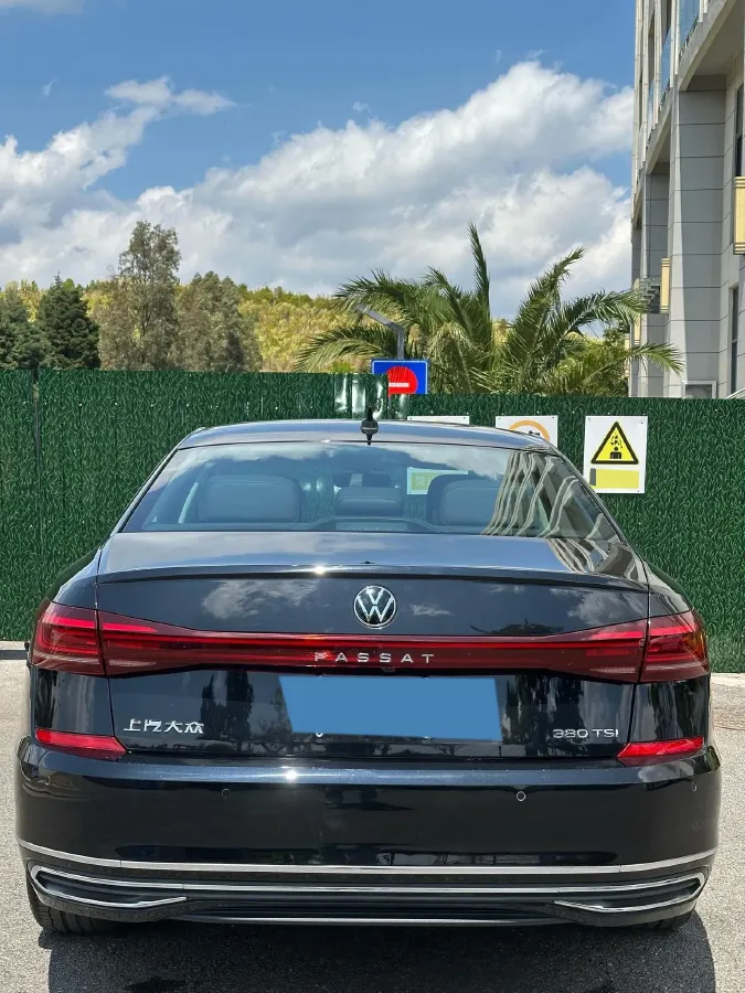2024 Volkswagen Passat 2.0T 220HP L4 7DCT,autocango,china used car exporter,china ev exporter,chinese used car exporter,chinese used ev exporter