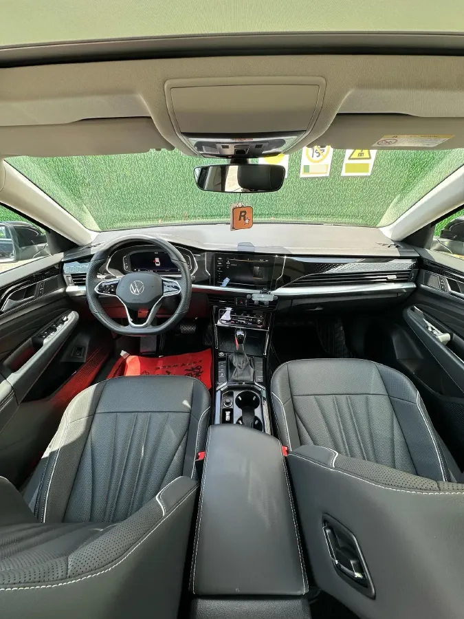 2024 Volkswagen Passat 2.0T 220HP L4 7DCT,autocango,china used car exporter,china ev exporter,chinese used car exporter,chinese used ev exporter