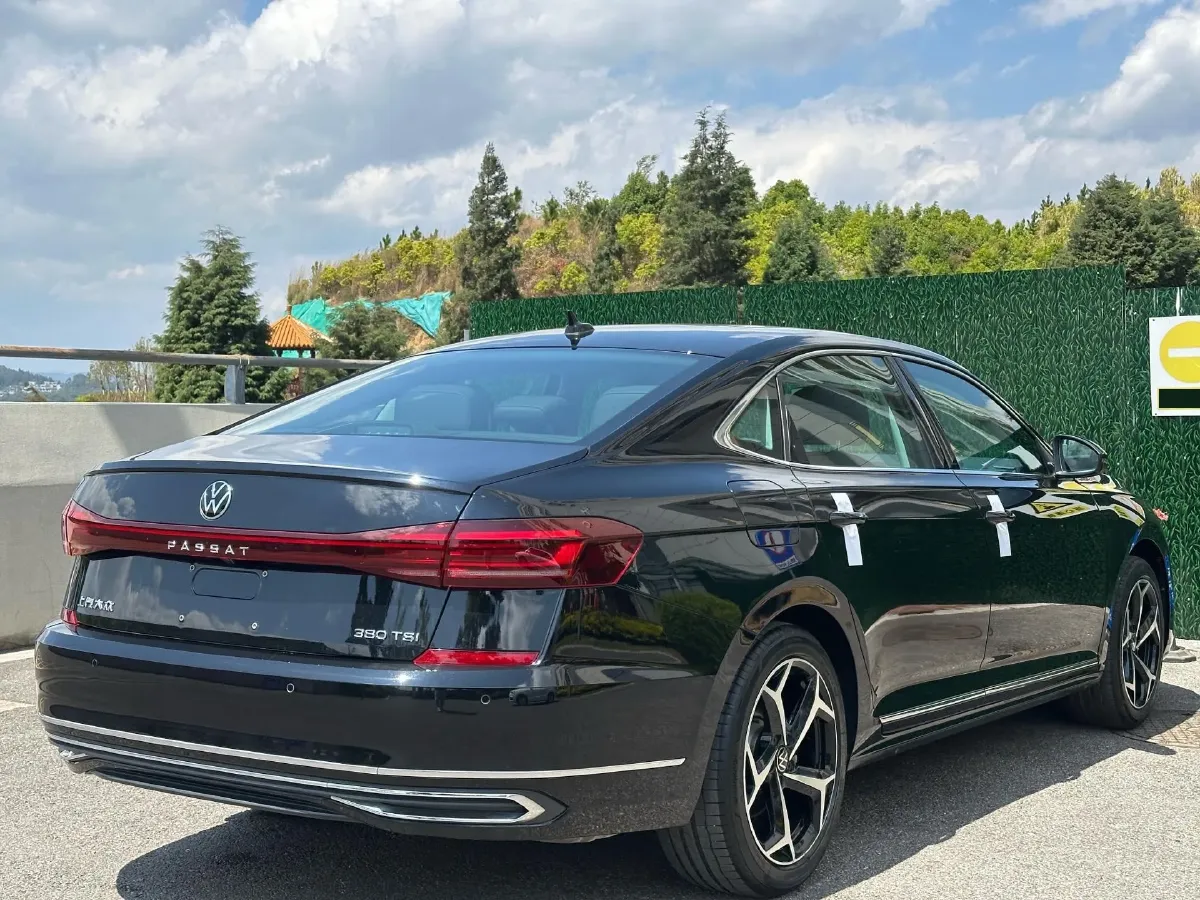 2024 Volkswagen Passat 2.0T 220HP L4 7DCT,autocango,china used car exporter,china ev exporter,chinese used car exporter,chinese used ev exporter