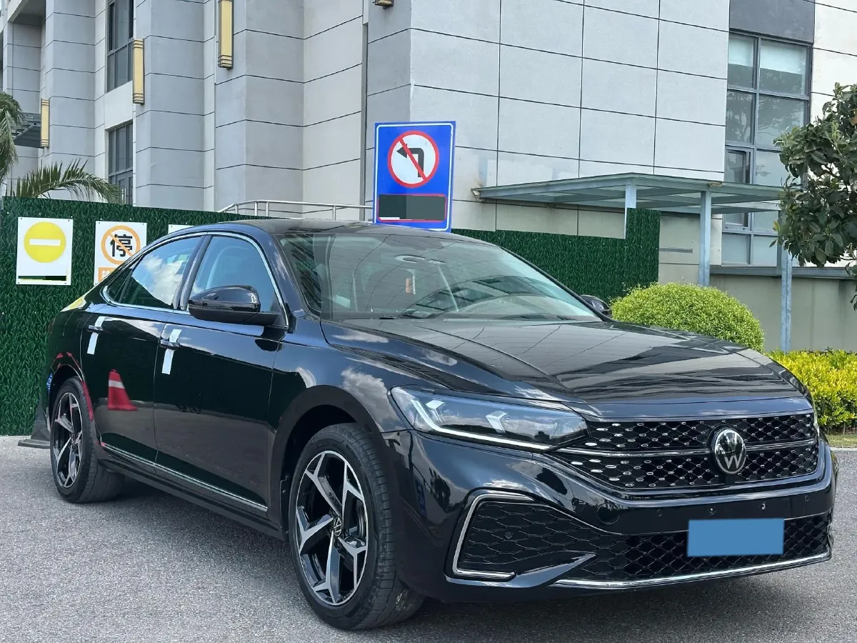 2024 Volkswagen Passat 2.0T 220HP L4 7DCT,autocango,china used car exporter,china ev exporter,chinese used car exporter,chinese used ev exporter