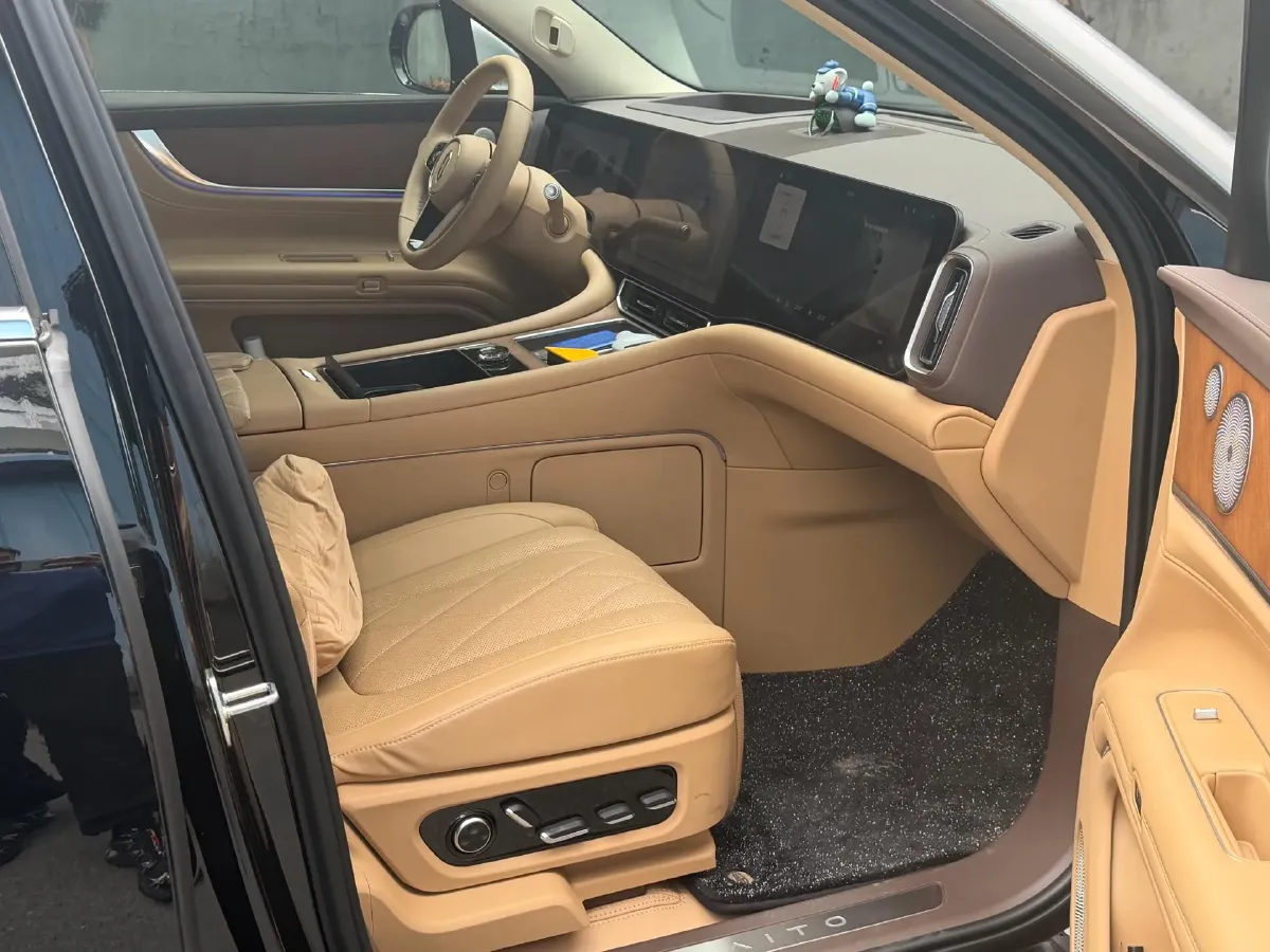 2024 AITO AITO M9 1.5T 152HP L4 REEV 42KWH,autocango,china used car exporter,china ev exporter,chinese used car exporter,chinese used ev exporter