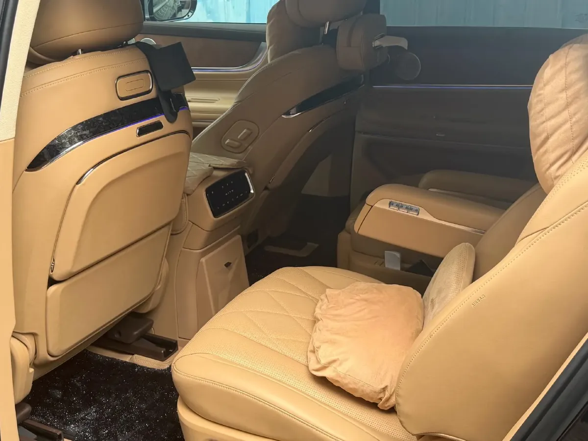 2024 AITO AITO M9 1.5T 152HP L4 REEV 42KWH,autocango,china used car exporter,china ev exporter,chinese used car exporter,chinese used ev exporter