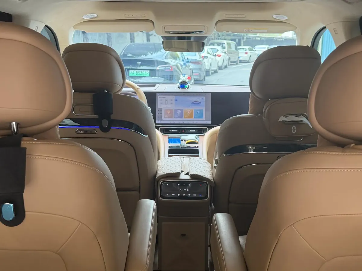 2024 AITO AITO M9 1.5T 152HP L4 REEV 42KWH,autocango,china used car exporter,china ev exporter,chinese used car exporter,chinese used ev exporter