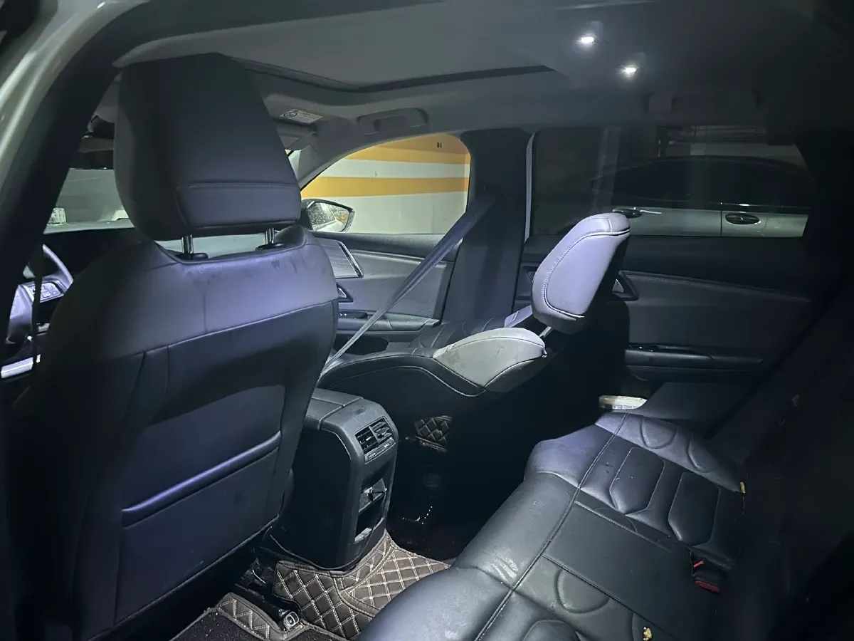 2021 Citroen C5 X 1.6T 175HP L4 8AT,autocango,china used car exporter,china ev exporter,chinese used car exporter,chinese used ev exporter