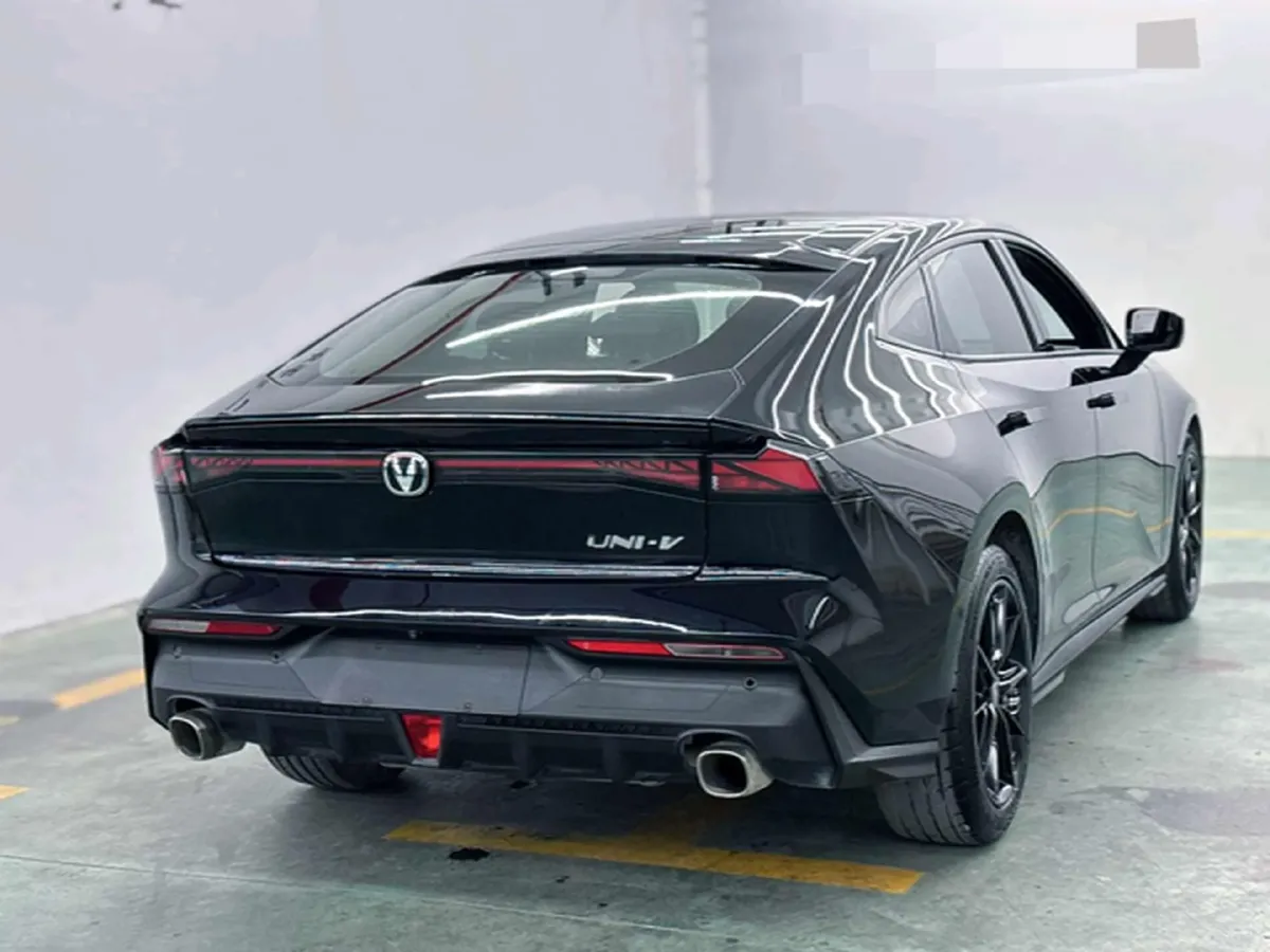 2022 ChangAn UNI-V 1.5T 188HP L4 7DCT,autocango,china used car exporter,china ev exporter,chinese used car exporter,chinese used ev exporter