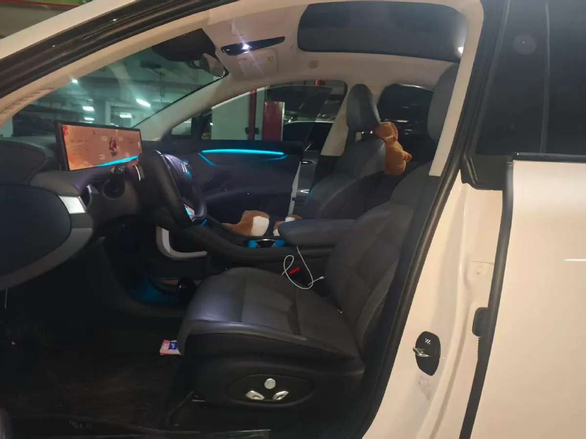 2025 IM LS6 BEV 75KWH,autocango,china used car exporter,china ev exporter,chinese used car exporter,chinese used ev exporter