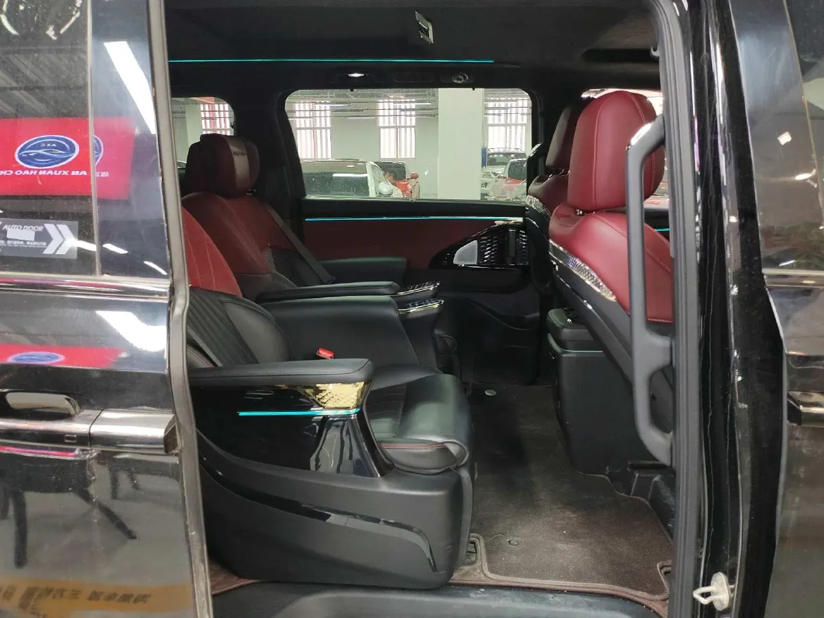 2023 GAC Trumpchi M8 2.0T 252HP L4 8AT,autocango,china used car exporter,china ev exporter,chinese used car exporter,chinese used ev exporter