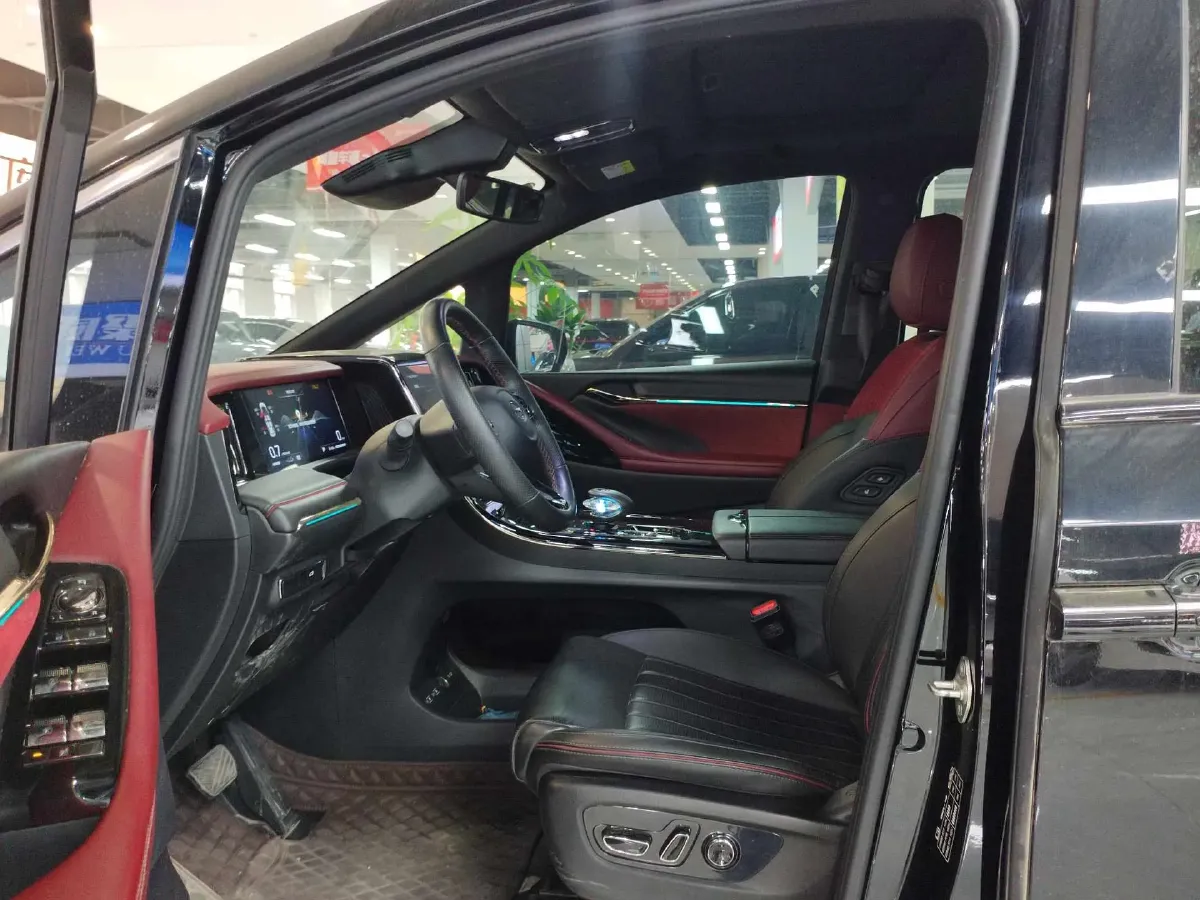 2023 GAC Trumpchi M8 2.0T 252HP L4 8AT,autocango,china used car exporter,china ev exporter,chinese used car exporter,chinese used ev exporter