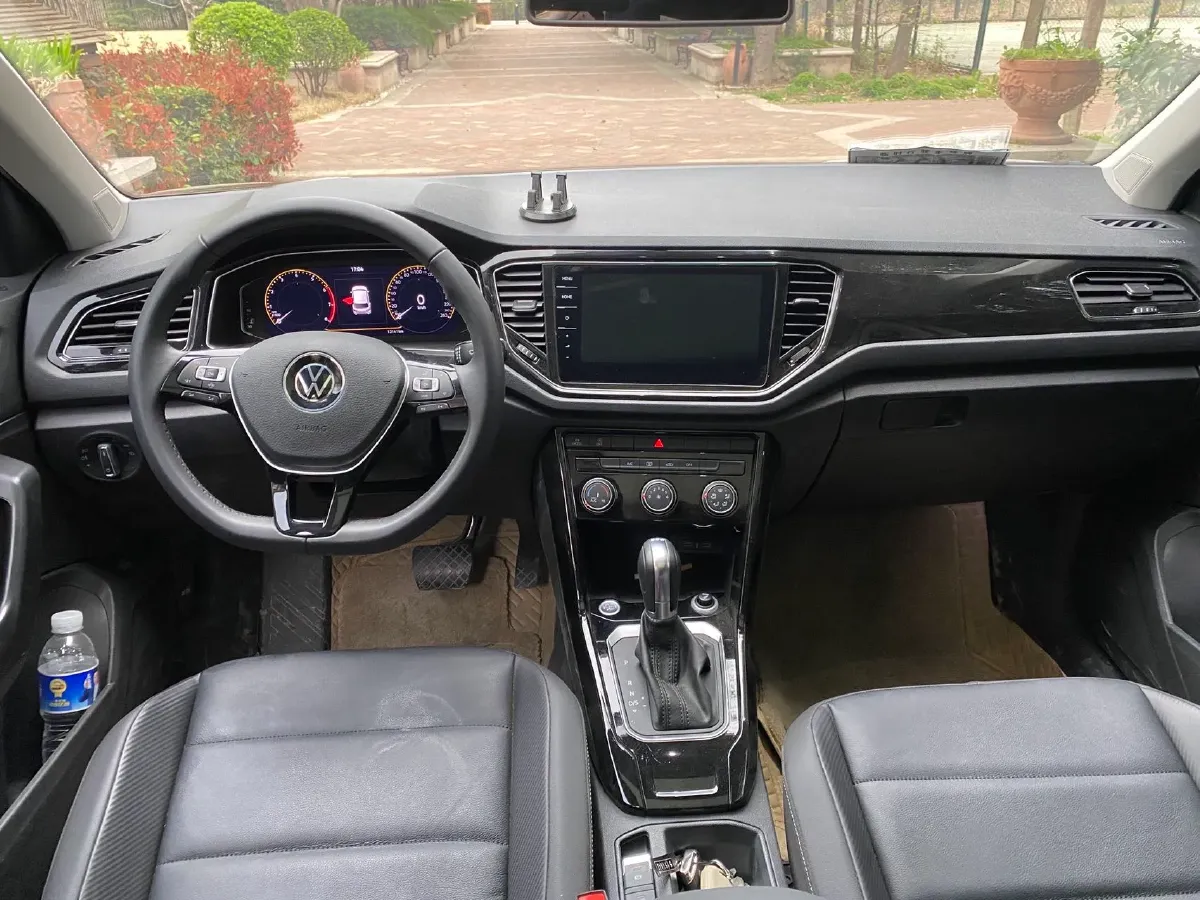 2021 Volkswagen T-Roc 1.4T 150HP L4 7DCT,autocango,china used car exporter,china ev exporter,chinese used car exporter,chinese used ev exporter