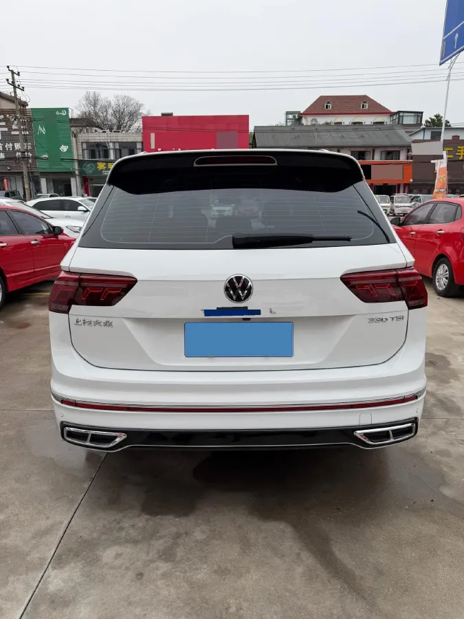 2023 Volkswagen Tiguan L 2.0T 186HP L4 7DCT,autocango,china used car exporter,china ev exporter,chinese used car exporter,chinese used ev exporter