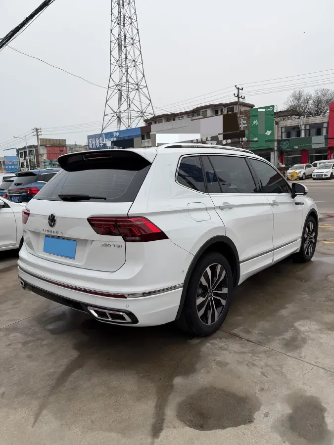 2023 Volkswagen Tiguan L 2.0T 186HP L4 7DCT,autocango,china used car exporter,china ev exporter,chinese used car exporter,chinese used ev exporter
