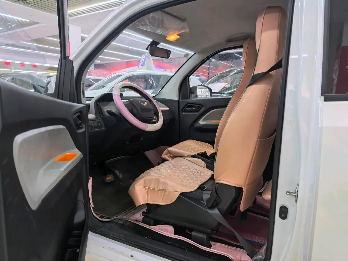 2020 WuLing HongGuang MINI EV BEV 9KWH,autocango,china used car exporter,china ev exporter,chinese used car exporter,chinese used ev exporter