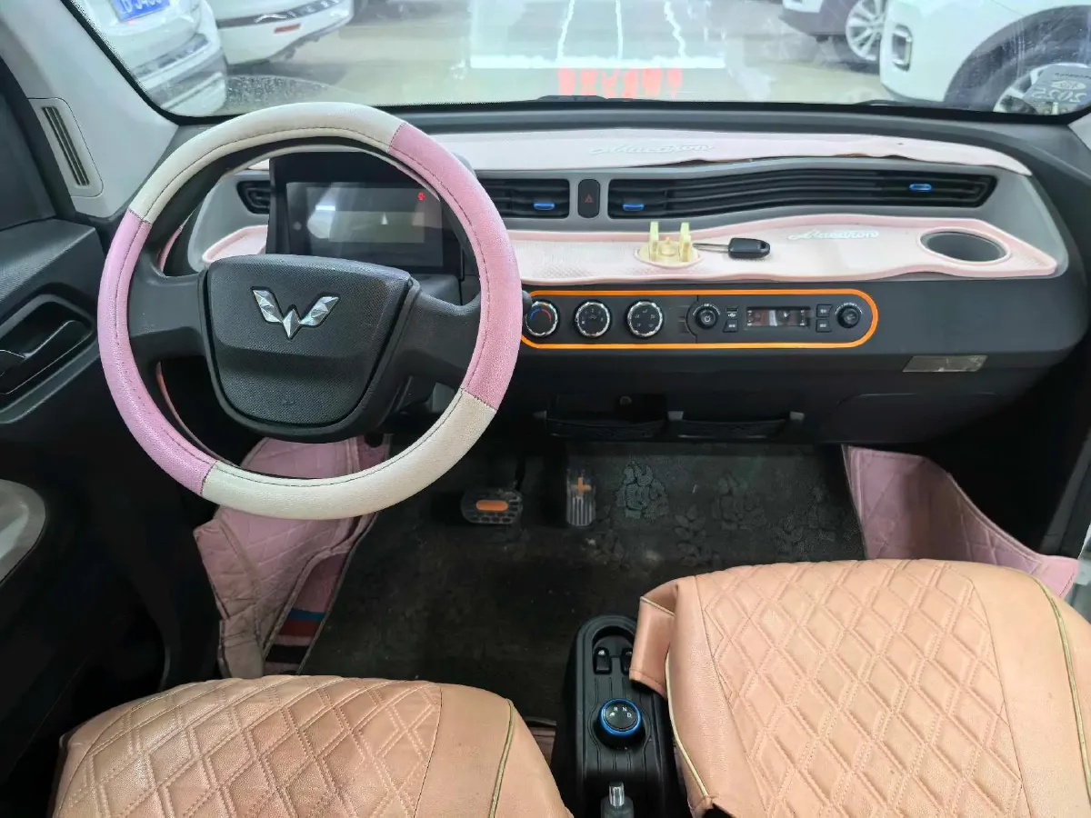 2020 WuLing HongGuang MINI EV BEV 9KWH,autocango,china used car exporter,china ev exporter,chinese used car exporter,chinese used ev exporter