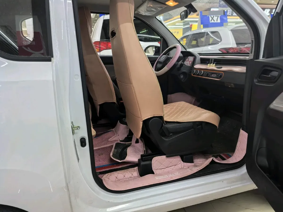 2020 WuLing HongGuang MINI EV BEV 9KWH,autocango,china used car exporter,china ev exporter,chinese used car exporter,chinese used ev exporter